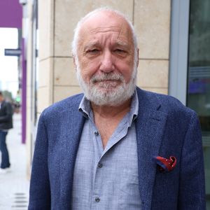 François Berléand - Les célébrités aperçues à proximité des studios de RTL à Neuilly-sur-Seine, le 15 octobre 2025. Agence / Bestimage