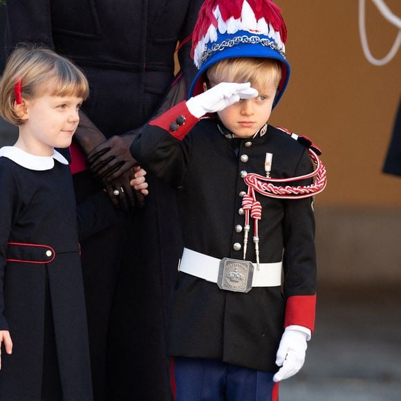 Couronne Le Prince Jacques de Monaco et la Princesse Gabriella de Monaco assistent à une cérémonie de remise de médailles au Palais de Monaco le 19 novembre 2020 à Monaco, France. Photo David Niviere / ABACAPRESS.COM