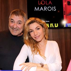 Il partage sa passion pour les arts avec sa sœur jumelle Bella, qui rêve de devenir comédienne.

Jean-Marie Bigard et son épouse Lola Marois Bigard - Salon du livre à la Porte de Versailles à Paris, le 18 mars 2018. © Cédric Perrin/Bestimage