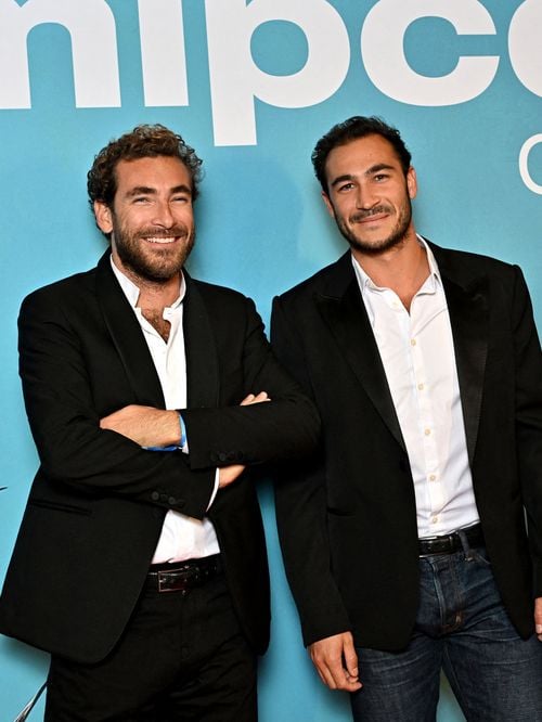 L'agence : Avant le lancement de la 7ème saison, Martin et Valentin réservent un beau cadeau au public