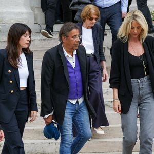Nolwenn Leroy, Laurent Voulzy, Isaure Le Faou - Sortie des obsèques de l'auteure-compositrice-interprète et actrice française Françoise Hardy au crématorium du cimetière du Père-Lachaise à Paris, France, le 20 juin 2024. © Jacovides-Moreau/Bestimage