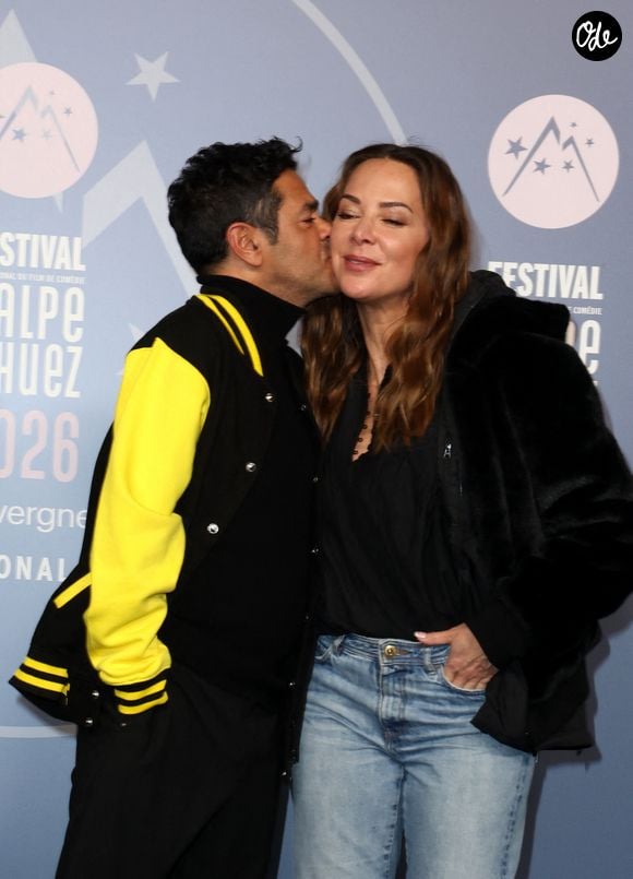 Jamel Debbouze et sa femme Mélissa Theuriau - Tapis rouge lors du 29ème Festival International du Film de Comédie de l'Alpe d'Huez le 21 Janvier 2026. © Dominique Jacovides/Bestimage