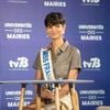 est-ce que tu aimerais participer à Danse avec les stars ?" Bien sûr, la Miss France 2024 a répondu qu'elle adorerait et c'est ainsi que nous avons appris qu'elle intégrait 

Eve Gilles, Miss France 2024, à l’Université des Maires de l’Ouest parisien à Port-Marly (Yvelines), le 9 octobre 2024.
© Kevin Domas / Panoramic / Bestimage