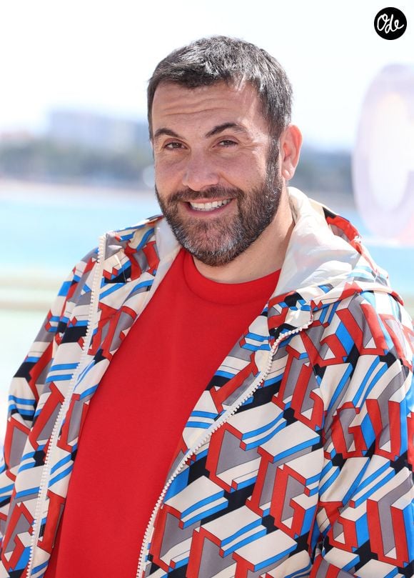Laurent Ournac lors du photo call de "Camping paradis" sur la plage du Majestic lors de la 7eme saison de "CanneSeries" à Cannes le 6 Avril 2024.

© Denis Guignebourg/BestImage