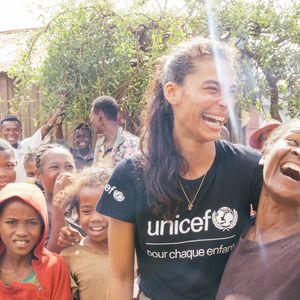 Tatiana Silva est en mission pour l'Unicef dans le sud de Madagascar en Avril 2023. 

© Arnaud Juherian / Unicef via Bestimage