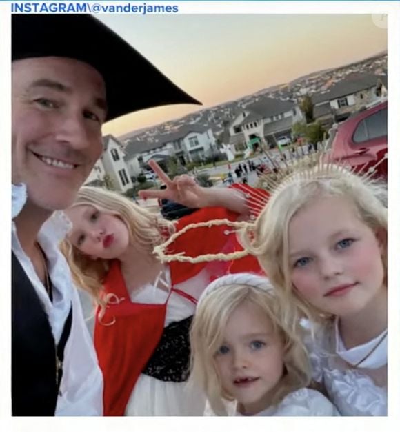 Pour l'occasion, sa fille aîné Olivia lui a fait une surprise en interprétant la chanson du générique de "Dawson" sur scène

James Van Der Beek s'affiche aux côtés de ses enfants sur Instagram en 2024.
© Backgrid UK/ Bestimage
