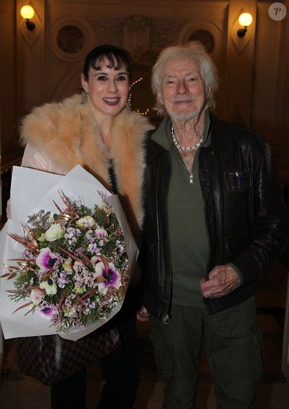 Hugues Aufray et sa femme Murielle - Hugues Aufray reçoit la médaille Grand Vermeil de la ville des mains d'Anne Hidalgo, à l'hôtel de ville de Paris le 18 décembre 2025. © Philippe Baldini/Bestimage