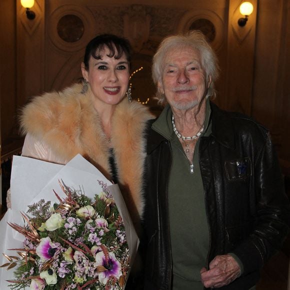 Hugues Aufray et sa femme Murielle - Hugues Aufray reçoit la médaille Grand Vermeil de la ville des mains d'Anne Hidalgo, à l'hôtel de ville de Paris le 18 décembre 2025. © Philippe Baldini/Bestimage