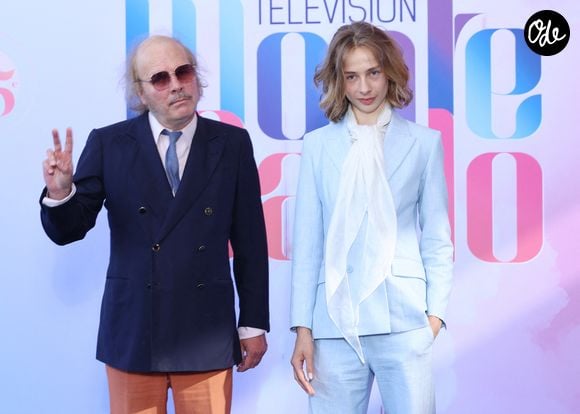 Philippe Katerine et son fils Billy Blanchard ( fils de Julie Depardieu) - Photocall du film 'Les derniers jours de Charles Baudelaire' au Grimaldi Forum lors de la 65ème édition du Festival TV De Monte Carlo le 13 Juin 2026 © Denis Guignebourg /Bestimage
