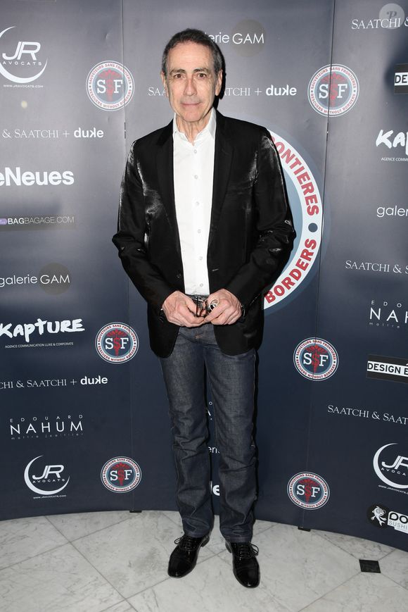 Alain Chamfort lors du gala au profit de Sauveteurs Sans Frontières qui s'est tenu à la salle Wagram à Paris, France, le 31 mars 2014. Photo by Audrey Poree/ABACAPRESS.COM