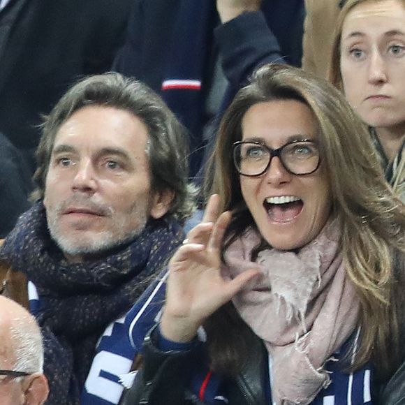 La journaliste et lui possèdent deux sociétés en commun...

Anne Claire Coudray et son compagnon Nicolas Vix - People au match de football France Bielorussie au Stade de France à Saint-Denis le 11 octobre 2017. Vainqueur de la Biélorussie (2-1) et première du groupe A au terme des éliminatoires, la France s'est qualifiée pour la Coupe du monde 2018. © Cyril Moreau/Bestimage