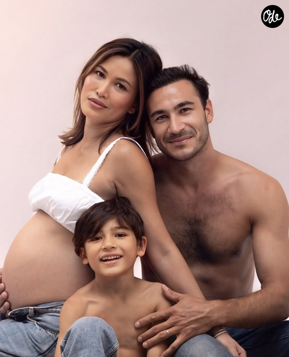 La créatrice de mode a été contrainte de repousser l'événement à cause d'un souci de santé inattendu.

Charina Sarte et Valentin Kretz annoncent attendre leur second enfant sur les réseaux sociaux