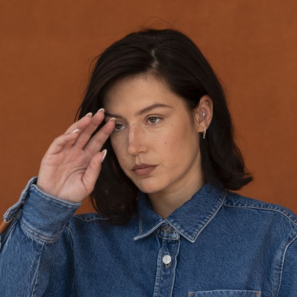 L'actrice de 31 ans est restée très proche de sa famille, notamment de ses deux frères.

Adele Exarchopoulos au village lors des Internationaux de France de Tennis de Roland Garros 2025, à Paris, France, le 8 juin 2025. © Cyril Moreau/Bestimage