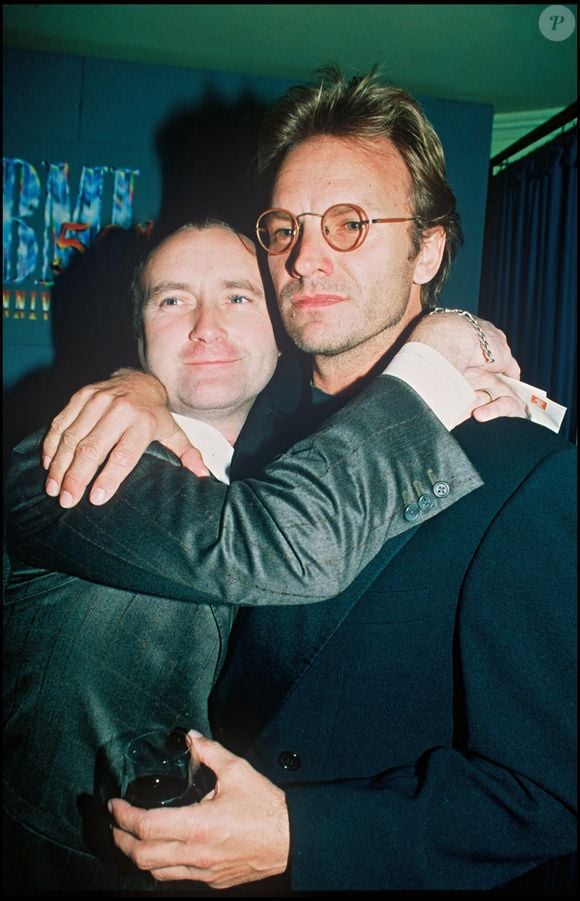 Phil Collins et Sting en 1991 à Londres. © ALPHA AGENCY / BESTIMAGE