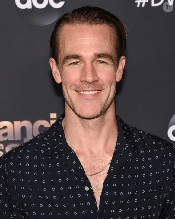 James Van Der Beek - "Dancing With The Stars" Saison 28 photocall des six finalistes chez Dominique Ansel à Los Angeles, le 4 novembre 2019.  
© Backgrid USA/ Bestimage