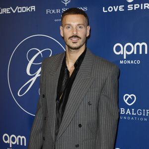 Matt Pokora (M Pokora) au photocall de la 12ème édition de la soirée Global Gift Gala à l'hôtel Four Seasons George V à Paris le 5 octobre 2024. © Marc-Ausset Lacroix / Bestimage
