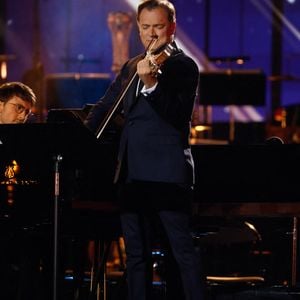 Renaud Capuçon - "Concert de Paris" sur le parvis de l'hôtel de ville de Paris retransmis en direct sur France 2 et sur France Inter, Paris le 14 juillet 2024. © Christophe Clovis - Pierre Perusseau / Bestimage