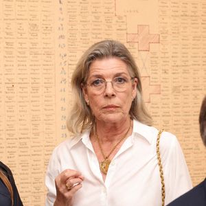 La princesse Caroline et la princesse Alexandra de Hanovre visitent l'exposition « Le mariage du siècle » au Palais princier de Monaco le 17 janvier 2026. Photo de Jean Charles Vinaj/ABACAPRESS.COM