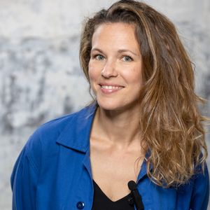 Règle majeure de ce rendez-vous, ne pas utiliser son téléphone, ce que Lorie Pester n'a pas respecté. 

Exclusif - Lorie (Laure Pester) en prise de vue studio en marge du tournage du clip "Je garde le sourire !" de l'association Laurette Fugain dans les Studios de l'Usine à Paris, France, le 19 septembre 2024. © Manuelle Toussaint via Bestimage