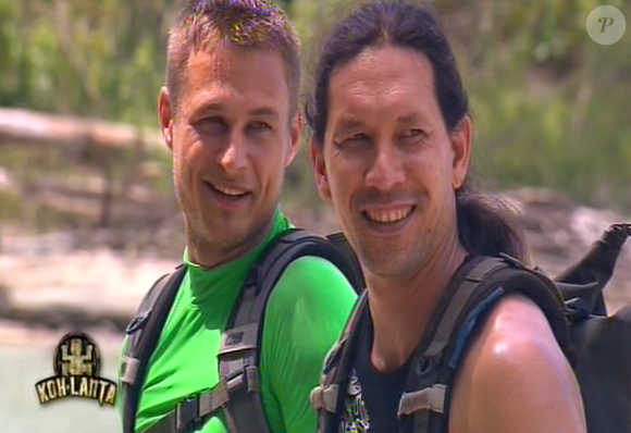 Freddy et Teheiura deviennent chefs d'équipe - "Koh-Lanta 2014" sur TF1. Episode diffusé le 19 septembre 2014.