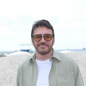 Samuel Le Bihan - Le 9ème Prix du "Cinéma Positif" a été décerné à M. Hazanavicius pour son film d'animation "La Plus Précieuse des Marchandises", sur la plage du Gray d'Albion lors du 77ème Festival International du Film de Cannes, le 24 mai 2024. Le Prix du Cinéma Positif récompense chaque année une oeuvre qui inspire l'espoir, la résilience et la bonté humaine. © Rachid Bellak/Bestimage