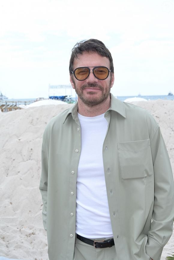 Samuel Le Bihan - Le 9ème Prix du "Cinéma Positif" a été décerné à M. Hazanavicius pour son film d'animation "La Plus Précieuse des Marchandises", sur la plage du Gray d'Albion lors du 77ème Festival International du Film de Cannes, le 24 mai 2024. Le Prix du Cinéma Positif récompense chaque année une oeuvre qui inspire l'espoir, la résilience et la bonté humaine. © Rachid Bellak/Bestimage
