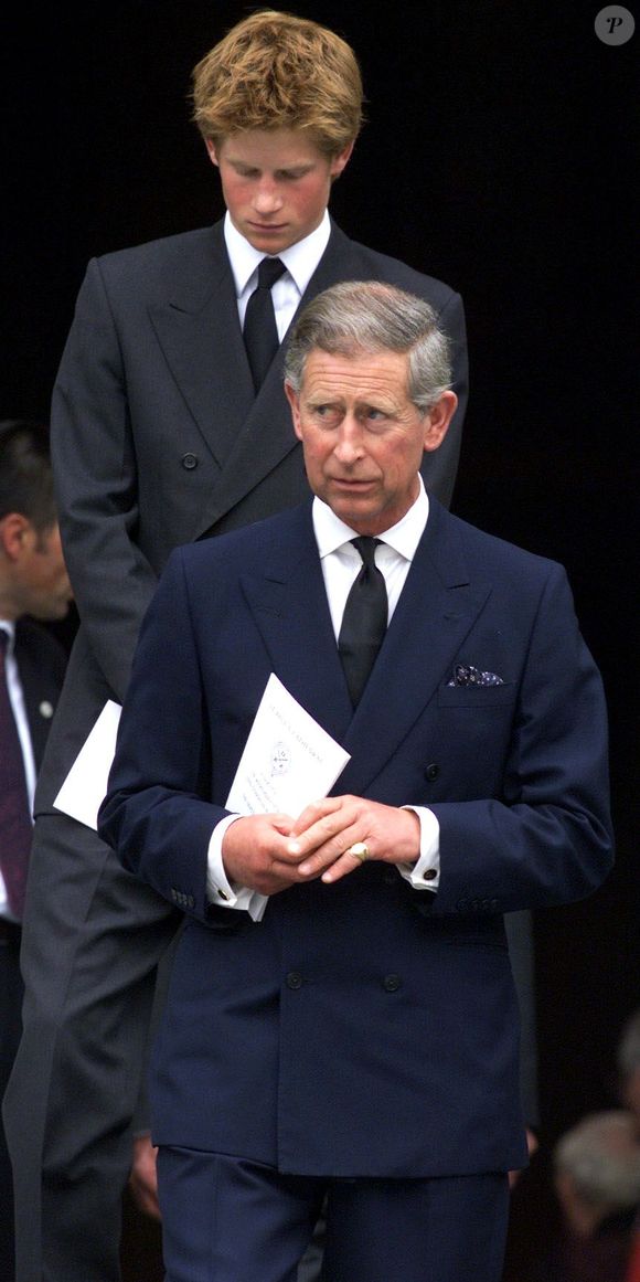 Commémoration à la cathédrale Saint-Paul pour le 1^(er) anniversaire des attentats du 11 septembre 2001, à Londres. « Plan américain ».