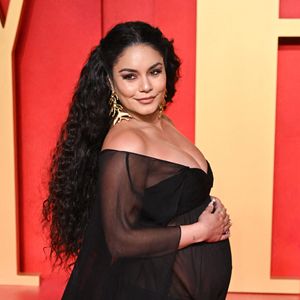 Vanessa Hudgens attend son deuxième enfant
Vanessa Hudgens arrive à la soirée des Oscars de Vanity Fair, au Wallis Annenberg Center for the Performing Arts. Crédit : Doug Peters/EMPICS