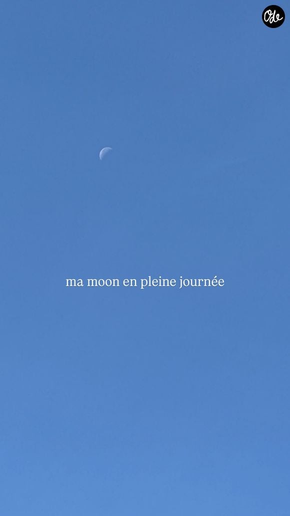 Sur instagram, elle lui a rendu un nouvel hommage et partagé certains événements qu'elle considère comme des signes de sa mère 

Les stories d'Héloïse Agostinelli en clin d'oeil à sa maman Mathilde Favier, disparu le 17 août dernier à 57 ans