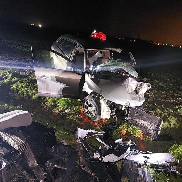 La justice l'a condamné à 5 ans dont deux ferme après le grave accident qu'il a provoqué sous emprise en février 2023

Exclusif - Accident de voitures impliquant Pierre Palmade en Seine-et-Marne samedi 10 février 2023. Vendredi 10 février à 18h45, le comédien et metteur en scène, âgé de 54 ans, se trouvait au volant d'un véhicule Peugeot 3008, sur une route départementale de Seine-et-Marne, à proximité de la forêt de Fontainebleau, lorsqu’un accident a eu lieu