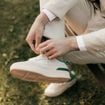 Chaussures de ville obligatoires pour aller au travail ? Ces 4 paires de baskets vont faire changer d’avis ces messieurs