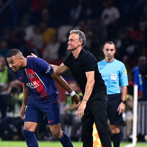 Attitude - Joie de Kylian Mbappe ( 7 - PSG ) - Luis Enrique ( entraineur PSG ) - - Ligue 1 Uber Eats - Match de football du PSG face à Lens (3-1) au Parc des Princes à Paris le 26 août 2023.
© Federico Pestellini / Panoramic / Bestimage