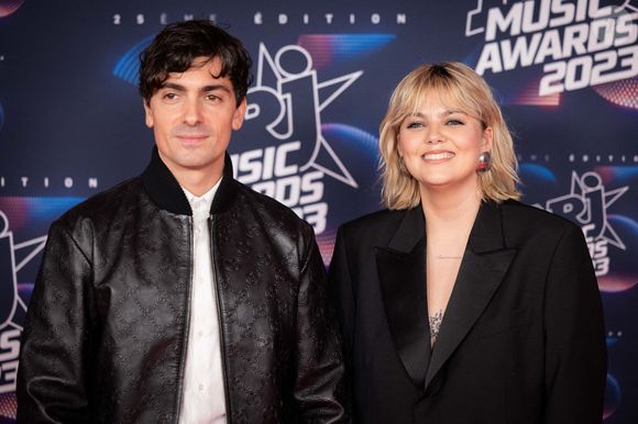 Si elle semble sur un petit nuage, c’est aussi grâce à la stabilité qu’elle trouve auprès de son compagnon, le musicien Florian Rossi, et de leur fille Esmée, bientôt cinq ans...


LOUANE ET FLORIAN ROSSI assistent au tapis rouge des NRJ MUSIC AWARDS 2023, au Palais des Festivals, à Cannes. Le 10 novembre 2023. Photo by Shootpix/ABACAPRESS.COM