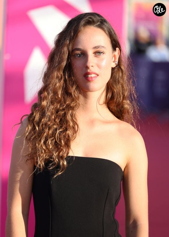 Tess Barthélemy - Tapis rouge lors de la 52ème edition du Festival du Cinéma Américain de Deauville le 6 septembre 2026. © Denis Guignebourg/Bestimage