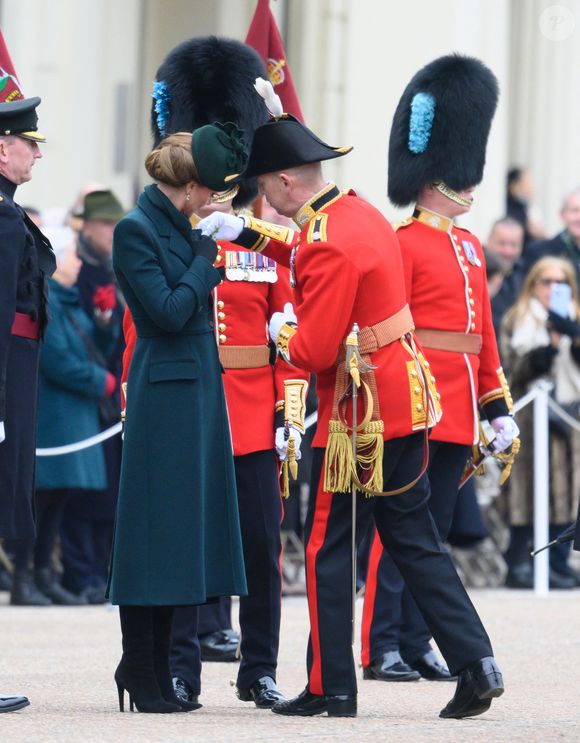 Catherine (Kate) Middleton, princesse de Galles, colonel des Irish Guards, visite le régiment lors du défilé de la Saint-Patrick à la caserne Wellington de Londres, Royaume Uni, le 17 mars 2025. © Justin Goff/GoffPhotos/Bestimage
