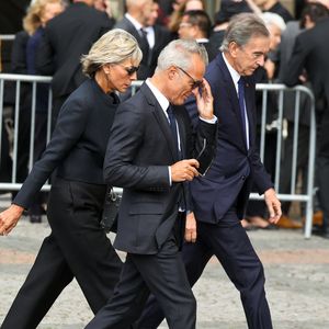 Le clan Arnault était dignement représenté

Olivier Bialobos, Bernard Arnault et sa femme Hélène Mercier-Arnault Arrivées aux obsèques de Mathilde Favier en l'église Saint-Sulpice à Paris, le 31 aout 2026. © Dominique Jacovides-Cyril Moreau/Bestimage #