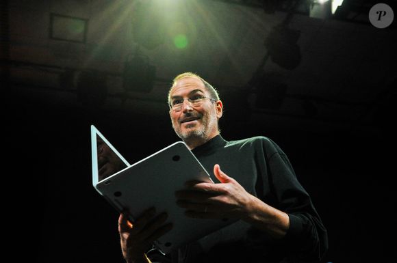 Mais cette cérémonie pourrait bientôt être éclipsée par celle d’Eve Jobs, la fille du célèbre entrepreneur Steve Jobs.

Steve Jobs, directeur général d'Apple, dévoile un nouveau MacBook Air lors du salon Macworld 2008 à San Francisco, en Californie, le 15 janvier 2008. (Photo Koichi Mitsui/AFLO)