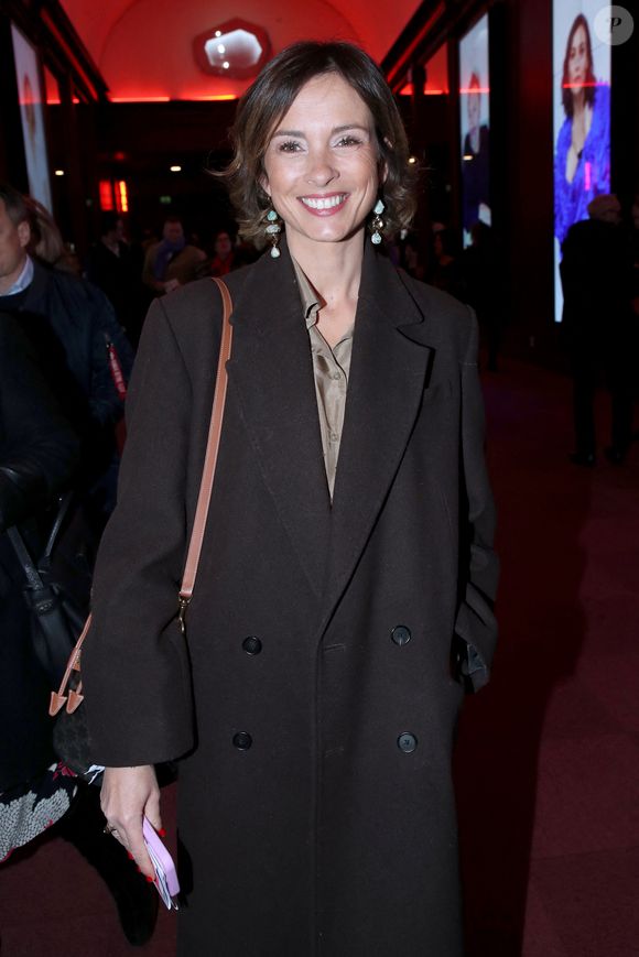 Isabelle Ithurburu en backstage lors de la soirée de gala de la Fondation Recherche Alzheimer- Paris 2026 à l'Olympia le 30 mars 2026. © Rindoff / Borde / Bestimage