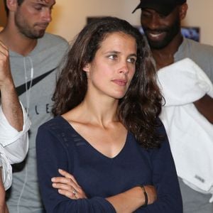 "Je suis fière d’incarner ce nouveau format, mêlant des valeurs qui me sont chères et qui me ressemblent ! Une femme qui anime une émission d’aventure… Ce n’est pas forcément la norme jusqu’à présent… Mais bien sûr que c'est possible !!!", s'est-elle réjouit.

Exclusif - Clémence Castel - 26ème édition du Trophée des personnalités en marge des Internationaux de Tennis de Roland Garros à Paris. © Denis Guignebourg / Bestimage