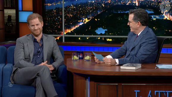 Le prince Harry donne une interview sur le plateau de Stephen Colbert à propos de la vie après la mort. Photo par JLPPA / Bestimage