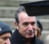 Ce jeudi 29 mai 2025, il a tenu à leur rendre hommage à travers un post sur son compte Instagram.

Jean Dujardin, Jan Kounen - Sorties des obsèques du réalisateur Bertrand Blier en l'église Saint-Roch à Paris le 29 janvier 2025. © Dominique Jacovides/Bestimage