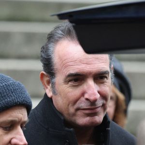 Ce jeudi 29 mai 2025, il a tenu à leur rendre hommage à travers un post sur son compte Instagram.

Jean Dujardin, Jan Kounen - Sorties des obsèques du réalisateur Bertrand Blier en l'église Saint-Roch à Paris le 29 janvier 2025. © Dominique Jacovides/Bestimage