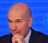 Mais lors de la présentation officielle de l'équipe encadrant le nouveau sélectionneur ce mardi, le nom de Marc Retali a disparu des radars au profit de Serge Isidoro.

L'ancien international français de football Zinédine Zidane s'exprime lors d'une conférence de presse visant à le présenter comme le nouveau sélectionneur de l'équipe de France, au siège de la Fédération française de football (FFF) à Paris, le 28 juillet 2026. © Christian Liewig/Bestimage