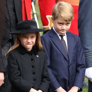 Celle-ci avait été portée par la petite fille de 10 ans une seule fois auparavant, lors des funérailles de la reine Elizabeth II en 2022.


La princesse Charlotte de Galles et Le prince George de Galles, - Funérailles nationales de la reine Elizabeth II à Londres, Royaume Uni, le 19 septembre 2022. © Avalon/panoramic/Bestimage