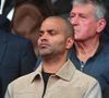 En 2012, lors d'une virée nocturne à New York, le célèbre basketteur s'est retrouvé bien malgré lui au cœur d'une violente altercation entre deux superstars américaines. 

Tony Parker - Les célébrités dans les tribunes lors du match aller de la demi-finale de la Ligue Des Champions 2025-2026 (LDC) "Paris Saint-Germain (PSG) - Bayern Munich (5-4)" au Parc des Princes, le 28 avril 2026.
© Christian Liewig/Bestimage