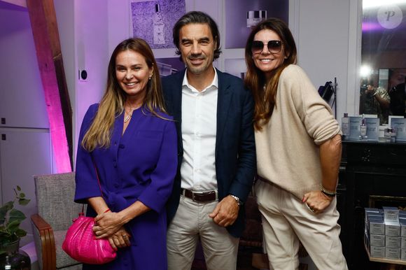 Agathe de la Fontaine, Hervé Josserand et Véronika Loubry au lancement de la gamme "Crystal Bright" de la marque Rexaline à Paris, le 27 octobre 2022.

© Christophe Clovis / Bestimage