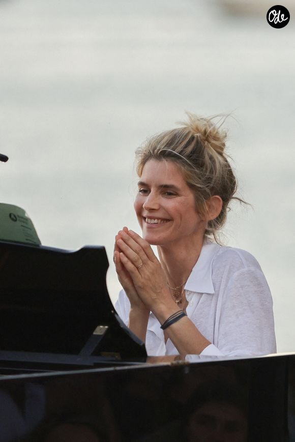 Alice Taglioni a donné son premier concert au piano aux côtés d’Hélène Berger dans le cadre du Cap Ferret Music Festival, le 11 juillet 2022, au Canon, à Légez-Cap-Ferret. Laurent Delahousse et Sarah Poniatowski étaient présents. Photo de Thibaud Moritz/ABACAPRESS.COM - POOL BESTIMAGE
