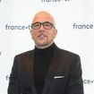 Pascal Obispo ne peut plus monter sur scène à cause de son état, il prend la parole