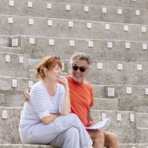 Exclusif - Gérard Holtz, sa femme Muriel Mayette-Holtz - Répétitions de la pièce de théâtre "Chat en poche" (Mise en scène Muriel Mayette-Holtz) lors du Festival de Ramatuelle, le 10 août 2021.
© Cyril Bruneau / Festival de Ramatuelle / Bestimage