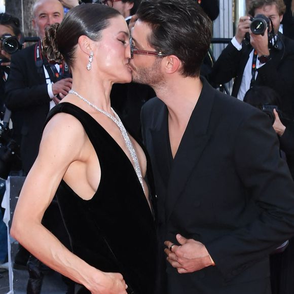 Natasha Andrews et Pierre Niney au 77ème Festival de Cannes pour Le Comte de Monte Cristo.

© Bestimage